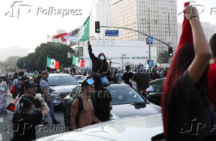 Protests against immigration sweeps continue in Los Angeles