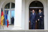 German Finance Minister Klingbeil and French Finance Minister Lombard meet in Genshagen
