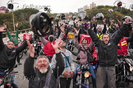 Entregadores de apps protestam contra condições de trabalho