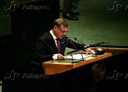 conferência internacional de alto nível para a solução pacífica da questão da Palestina e a implementação da solução de dois Estados.