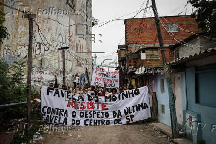 Protesta contra desalojo en la favela do Moinho, Brasil