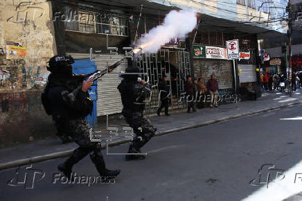 Seguidores de Evo Morales chocan con la Policía en su tercer día de protestas en Bolivia
