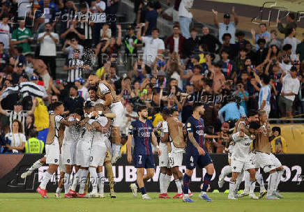 FIFA Club World Cup - Group B - Paris St Germain v Botafogo