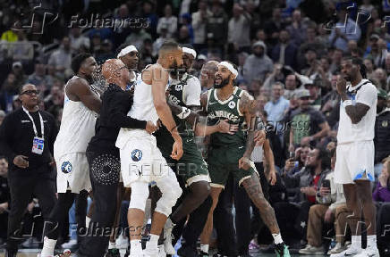 NBA: Minnesota Timberwolves at Milwaukee Bucks