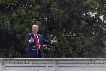 US President Donald J. Trump tours the roof at the White House