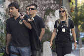 Policiais federais saem do apartamento de Marcelo Miller