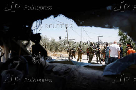 Israeli settlers attack in Qaryout near Nablus