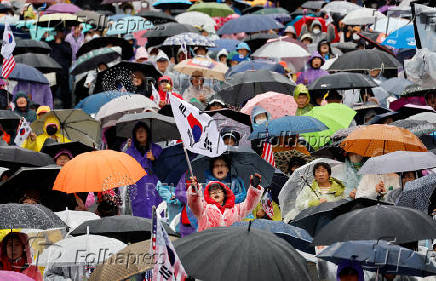 Far-right protesters attend a rally to support South Korean ousted President Yoon Suk Yeol in Seoul