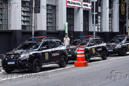 Vista da fachada do prédio do instituto de identificação da polícia civil na tarde deste sábado(19)