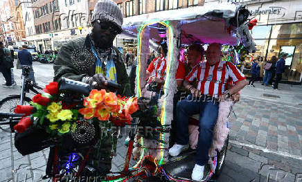 Championship Playoff Final - Fans in London ahead of Sheffield United v Sunderland