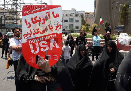 Protests in Tehran following Israeli airstrikes