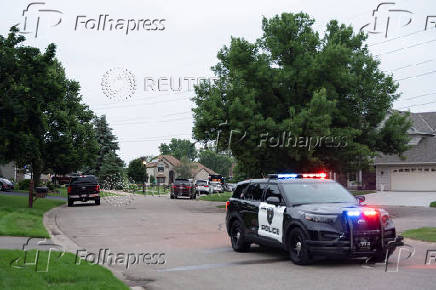 Minnesota police, FBI hunt suspect in deadly shooting of Democratic state lawmakers