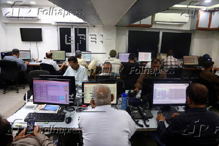 PSX hits historic high as KSE-100 surges past 135,700