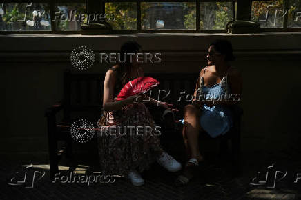 People battle soaring temperatures during heatwave in Barcelona