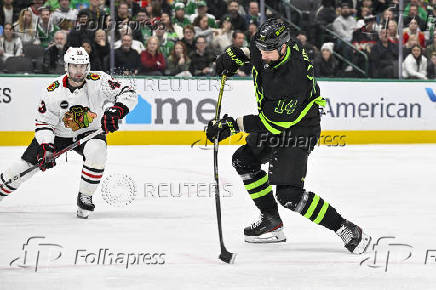 Folhapress - Fotos - NHL: Chicago Blackhawks at Dallas Stars