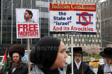 Protesters gather to call for the release of Mahmoud Khalil, in Manhattan