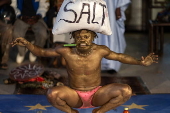 Cameroonian artist Zora Snake performs in Dakar