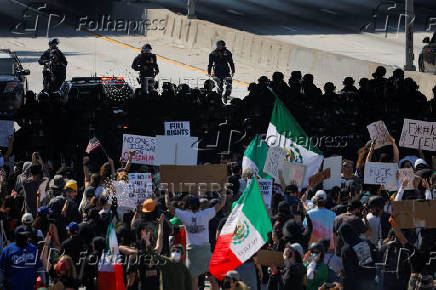 Protest following multiple detentions in downtown Los Angeles