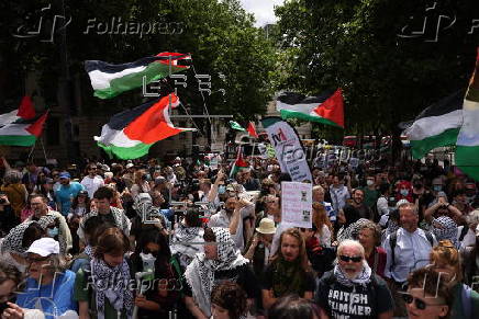 Demonstrators rally for Palestine Action amid UK ban threat