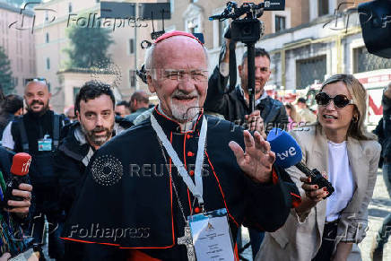 Cardinals arrive in the Vatican for general congregation meetings