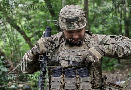Ukrainian troops hold anti-drone training in Kharkiv area