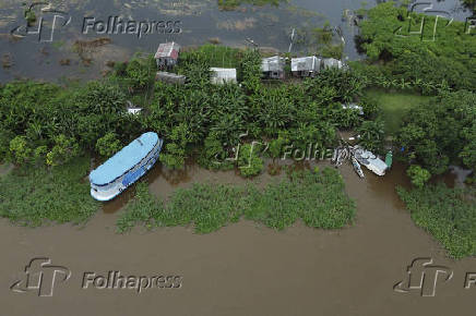 AMAZONAS, CHEIA DO RIO SOLIMOES