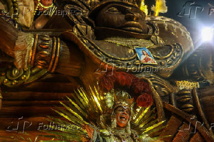 Desfile da escola de samba Mocidade Alegre no Carnaval de SP