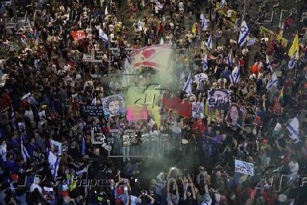 Tel Aviv protest calls for Gaza hostage deal