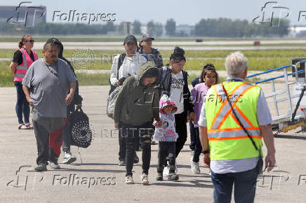 Fire evacuees arrive in Winnipeg