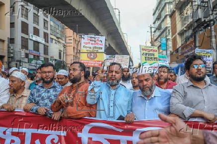 Protest in Dhaka after police clashed with pro-Hasina activists