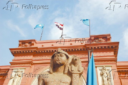 Fachada do Museu Egípcio, no Cairo; é