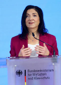 Outgoing German Economy and Climate Minister Robert Habeck hands over to successor Katherina Reiche