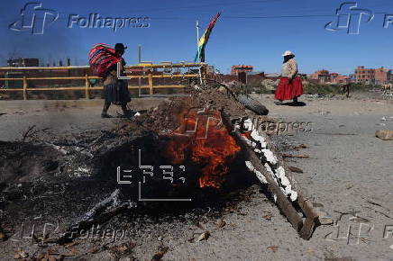 Organizaciones de El Alto bloquean calles y exigen solución a crisis económica de Bolivia