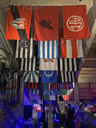 Bandeiras de Clubes no Museu do Futebol em São Paulo
