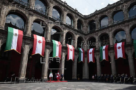 Sheinbaum recibe a Carney en Palacio Nacional para tratar comercio e inversiones