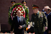 Yemen's presidential council chief Al-Alimi visits Russia
