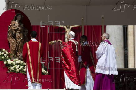 Pope Leo XIV leads Pentecost Mass, Regina Caeli prayer