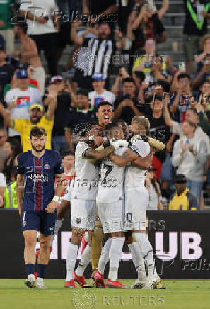FIFA Club World Cup - Group B - Paris St Germain v Botafogo
