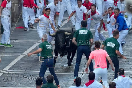 Los peligrosos Cebada Gago protagonizan el segundo encierro de los Sanfermines
