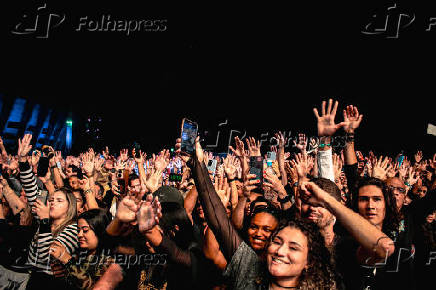 Capital inicial revive clima do acústico mtv no prime rock brasil