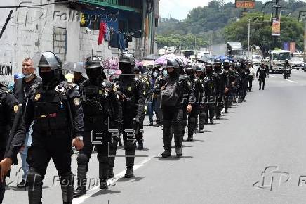 Sindicato de maestros de Guatemala bloquea varias carreteras del país