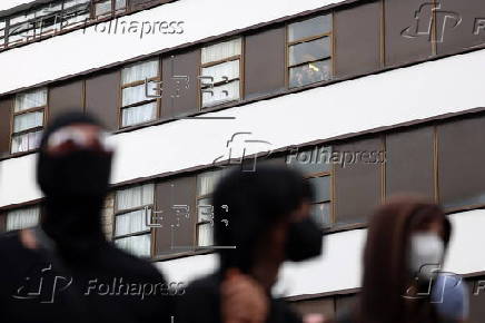 Anti-fascist protest outside hotel housing asylum seekers in London