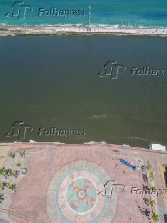 Vista aérea do marco Zero, situado no bairro Recife Antigo