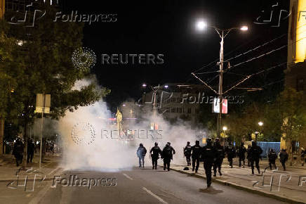 Standoff between supporters of the ruling party and anti-government protesters in Belgrade