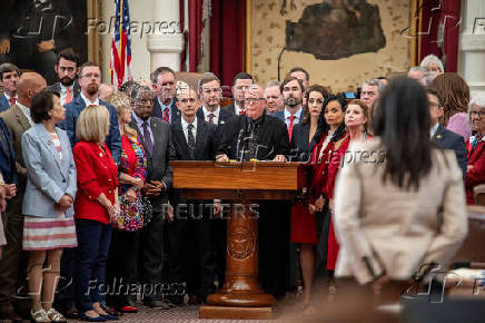 Democratic lawmakers in Texas in redistricting battle