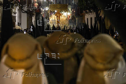 Sevilla disfruta de una 'Madrugá' plena marcada por la devoción y la emoción