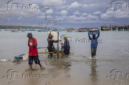 Bad weather and high waves warning for Bali