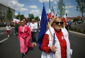 Poland's ruling party hosts 'Patriotic March' in Warsaw