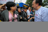 Simpatizantes muestran apoyo al alcalde de Quito, Pabel Muñoz