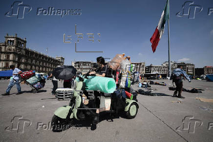 Tras 24 días, maestros retiran plantón en Ciudad de México y advierten regreso a Sheinbaum